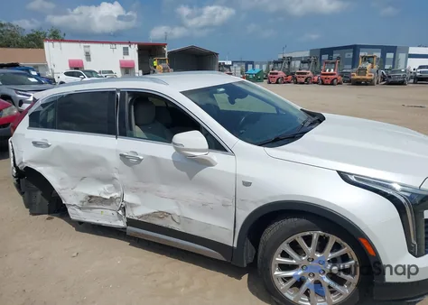 2019 Cadillac Xt4 Premium Luxury z USA, uszkodzony, nr VIN 1GYFZDR48KF131619